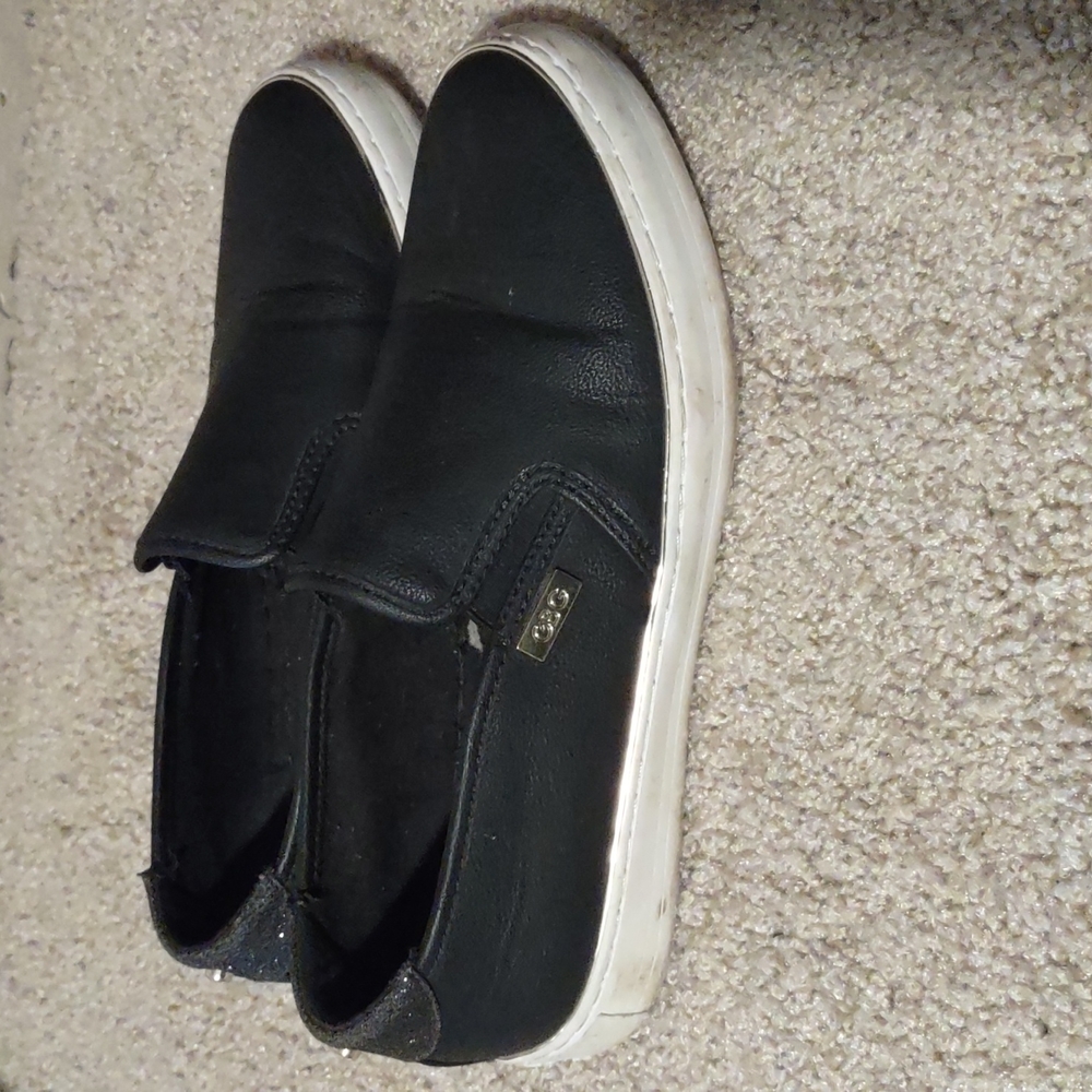 Shoe - Picture 2 of 2